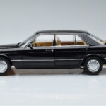 Mercedes 560 SEL W126 Zwart Norev 1:18 - image 4 of 7