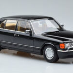 Mercedes 560 SEL W126 Zwart Norev 1:18 - image 5 of 7