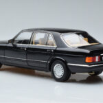 Mercedes 560 SEL W126 Zwart Norev 1:18 - image 6 of 7