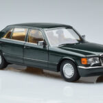 Mercedes 560 SEL W126 Donkergroen Metallic Norev 1:18 - image 5 of 7