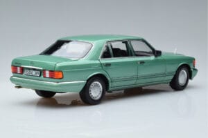 Mercedes 560 SEL W126 Lichtgroen Norev 1:18 183469 Metaal — afbeelding 3 van 7
