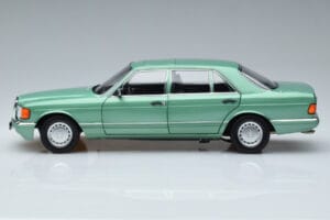 Mercedes 560 SEL W126 Lichtgroen Norev 1:18 183469 Metaal — afbeelding 4 van 7