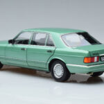 Mercedes 560 SEL W126 Lichtgroen Norev 1:18 - image 6 of 7