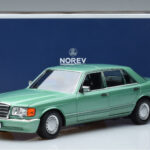 Mercedes 560 SEL W126 Lichtgroen Norev 1:18 - image 7 of 7