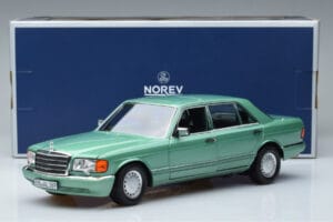 Mercedes 560 SEL W126 Lichtgroen Norev 1:18 183469 Metaal — afbeelding 7 van 7