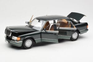 Mercedes 560 SEL W126 Night Groen Metallic Dealer Edition Norev 1:18 B66040626 Metaal — afbeelding 2 van 8