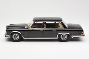 Mercedes 600 SWB W100 Zwart KK-Scale 1:18 180601 Metaal — afbeelding 3 van 6