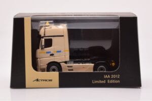 Mercedes Actros Gigaspace IAA 2012 Taxi NZG 1:50 MM0015 Metaal — afbeelding 4 van 4