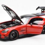 Mercedes AMG GT Black Series Rood Asia Exclusive Norev 1:18 - image 2 of 8