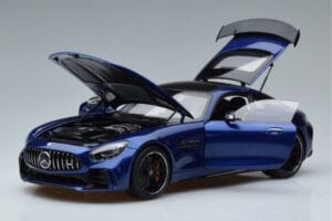 Mercedes AMG GT R C190 Briljantblauw AUTOart 1:18 76334 Metaal — afbeelding 2 van 7
