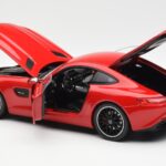 Mercedes AMG GT C190 Rood Norev 1:18 183496 - image 5 of 8