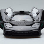 Mercedes AMG One Zwart NZG 1:18 - image 2 of 9