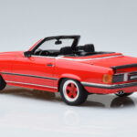 Mercedes AMG SL500 R107 Rood Otto 1:18 - image 5 of 6