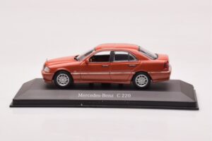 Mercedes C-Class W202 C220 Oranje Metallic Dealer Edition Minichamps 1:43