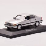 Mercedes C-Class W202 C220 Zilver Minichamps 1:43 - image 2 of 4