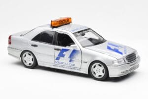 Mercedes C-Class W202 AMG Medical Car F1 1997 UT Models 1:18 26106 Metaal — afbeelding 4 van 6
