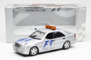 Mercedes C-Class W202 AMG Medical Car F1 1997 UT Models 1:18 26106 Metaal — afbeelding 6 van 6
