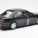 Mercedes C-Class W202 C36 AMG Zwart Metallic UT Models 1:18 - image 2 of 6