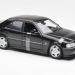 Mercedes C-Class W202 C36 AMG Zwart Metallic UT Models 1:18 - image 4 of 6