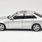 Mercedes C-Class W204 Avantgarde Zilver AUTOart 1:18 B66962368 - image 4 of 8