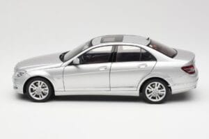 Mercedes C-Class W204 Avantgarde Zilver AUTOart 1:18 B66962368 Metaal — afbeelding 4 van 8