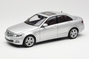 Mercedes C-Class W204 Avantgarde Zilver AUTOart 1:18 B66962368