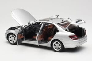 Mercedes C-Class W204 Avantgarde Zilver AUTOart 1:18 B66962368 Metaal — afbeelding 5 van 8