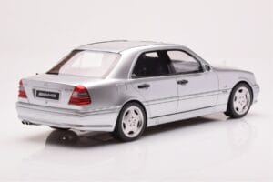 Mercedes C36 AMG W202 Zilver Otto 1:18 OT443 Hars — afbeelding 2 van 6