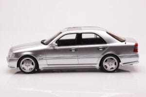 Mercedes C36 AMG W202 Zilver Otto 1:18 OT443 Hars — afbeelding 3 van 6