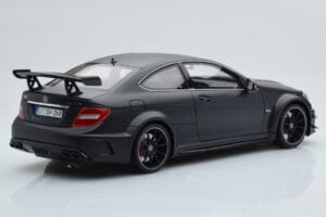 Mercedes C63 AMG W204 Black Series Mat Zwart GT Spirit 1:18 GT843 Hars — afbeelding 2 van 6