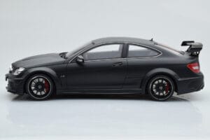 Mercedes C63 AMG W204 Black Series Mat Zwart GT Spirit 1:18 GT843 Hars — afbeelding 3 van 6