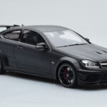 Mercedes C63 AMG W204 Black Series Mat Zwart GT Spirit 1:18 - image 4 of 6