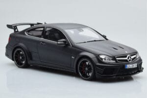Mercedes C63 AMG W204 Black Series Mat Zwart GT Spirit 1:18 GT843 Hars — afbeelding 4 van 6