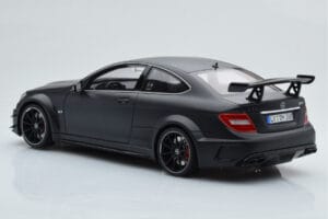 Mercedes C63 AMG W204 Black Series Mat Zwart GT Spirit 1:18 GT843 Hars — afbeelding 5 van 6