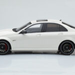 Mercedes C63 AMG W204 Wit GT Spirit 1:18 - image 3 of 6