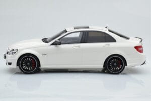Mercedes C63 AMG W204 Wit GT Spirit 1:18 GT166 Hars — afbeelding 3 van 6