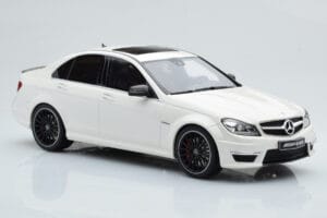 Mercedes C63 AMG W204 Wit GT Spirit 1:18 GT166 Hars — afbeelding 4 van 6
