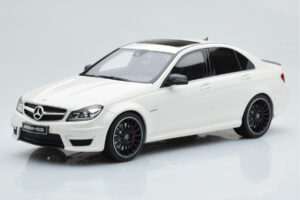 Mercedes C63 AMG W204 Wit GT Spirit 1:18