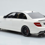 Mercedes C63 AMG W204 Wit GT Spirit 1:18 - image 5 of 6