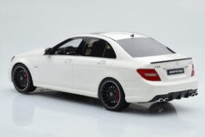 Mercedes C63 AMG W204 Wit GT Spirit 1:18 GT166 Hars — afbeelding 5 van 6