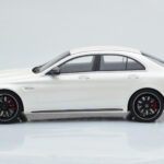 Mercedes C63S AMG W205 Wit GT Spirit 1:18 - image 3 of 6