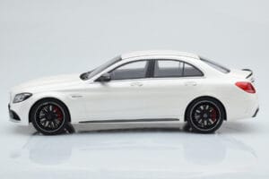 Mercedes C63S AMG W205 Wit GT Spirit 1:18 B66960370 Hars — afbeelding 3 van 6