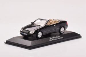 Mercedes CLK A209 Cabriolet Obsidian Zwart Metallic Minichamps 1:43 B66961966 Metaal — afbeelding 2 van 4