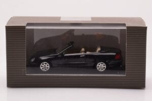 Mercedes CLK A209 Cabriolet Obsidian Zwart Metallic Minichamps 1:43 B66961966 Metaal — afbeelding 4 van 4