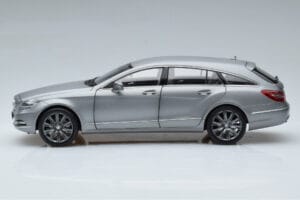 Mercedes CLS Shooting Brake X218 Alanite Grijs Norev 1:18 B66960117 Metaal — afbeelding 4 van 7