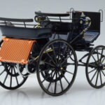 Mercedes Daimler Motorkutsche Donkerblauw Norev 1:18 - image 2 of 6