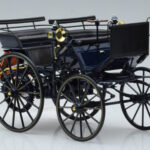 Mercedes Daimler Motorkutsche Donkerblauw Norev 1:18 - image 4 of 6