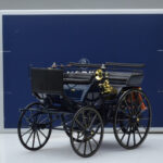 Mercedes Daimler Motorkutsche Donkerblauw Norev 1:18 - image 6 of 6