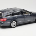 Mercedes E-Class S212 T-Model Tenorit Grijs Metallic Minichamps 1:18 B66962447 - image 3 of 8