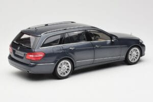 Mercedes E-Class S212 T-Model Tenorit Grijs Metallic Minichamps 1:18 B66962447 Metaal — afbeelding 3 van 8